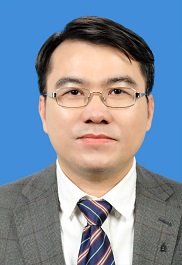 副馆长：吴池植